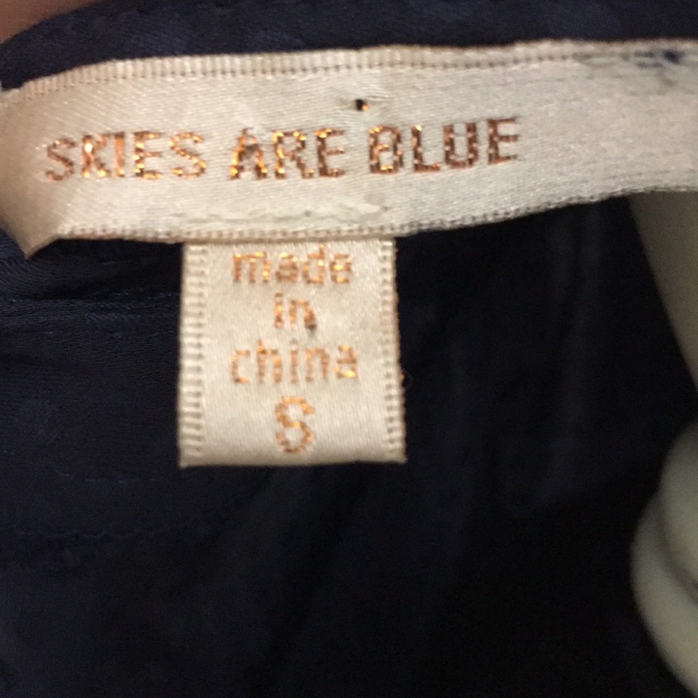 Skies are blue tank - Picture 4 of 4